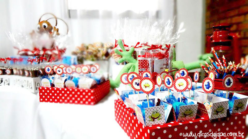 Dicas-da-japa-festa-da-galinha-pintadinha-docinho-com-palitinho-2