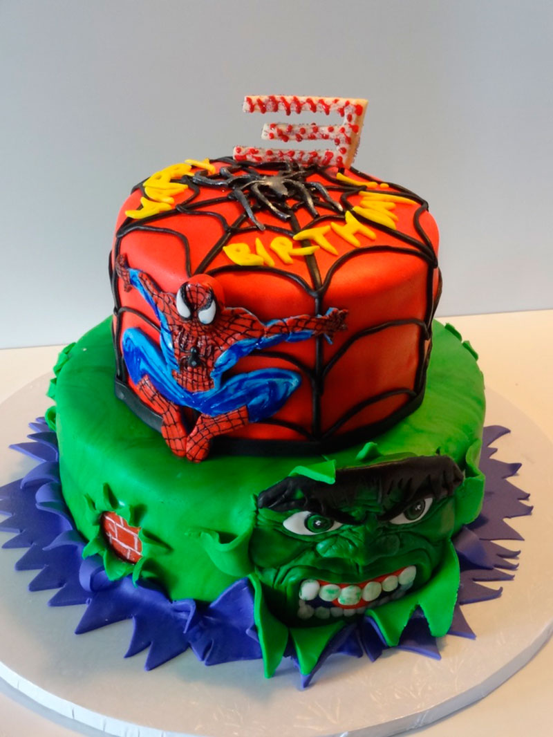 Bolo hulk e homem aranha