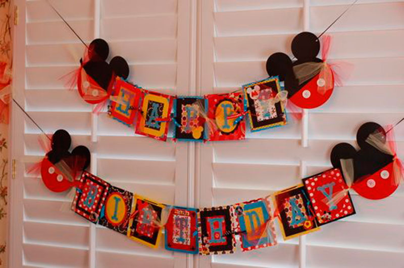 aniversario do mickey vermelho