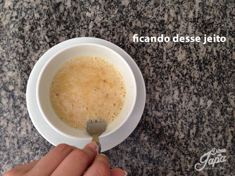 7-receita-de-panqueca-com-banana-e-ovo-ficando-assim
