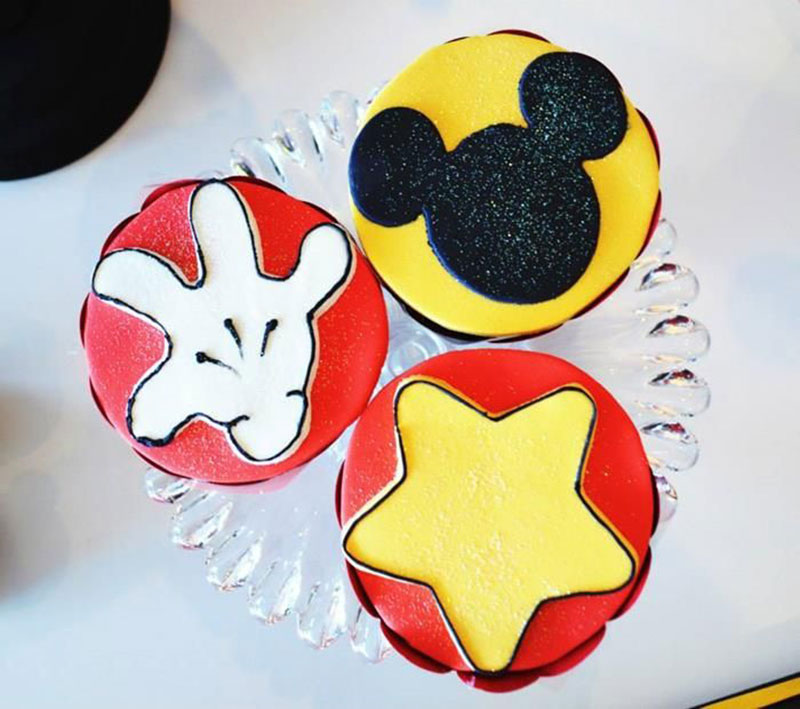cupcake mão do Mickey
