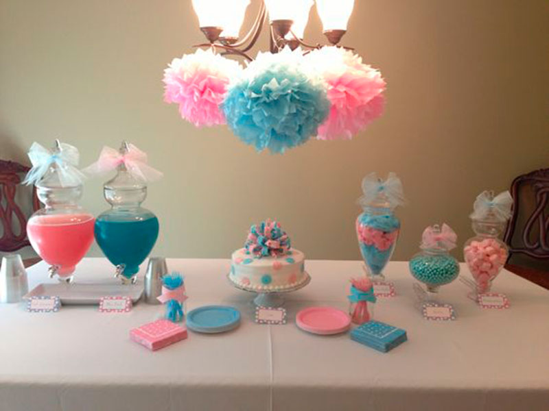 mesa simples com cor pink e azul