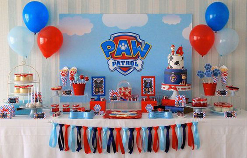 mesa decorada - patrulha canina