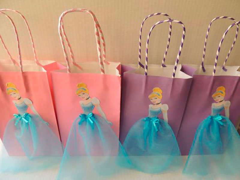 sacolinha de lembrancinhas Cinredela